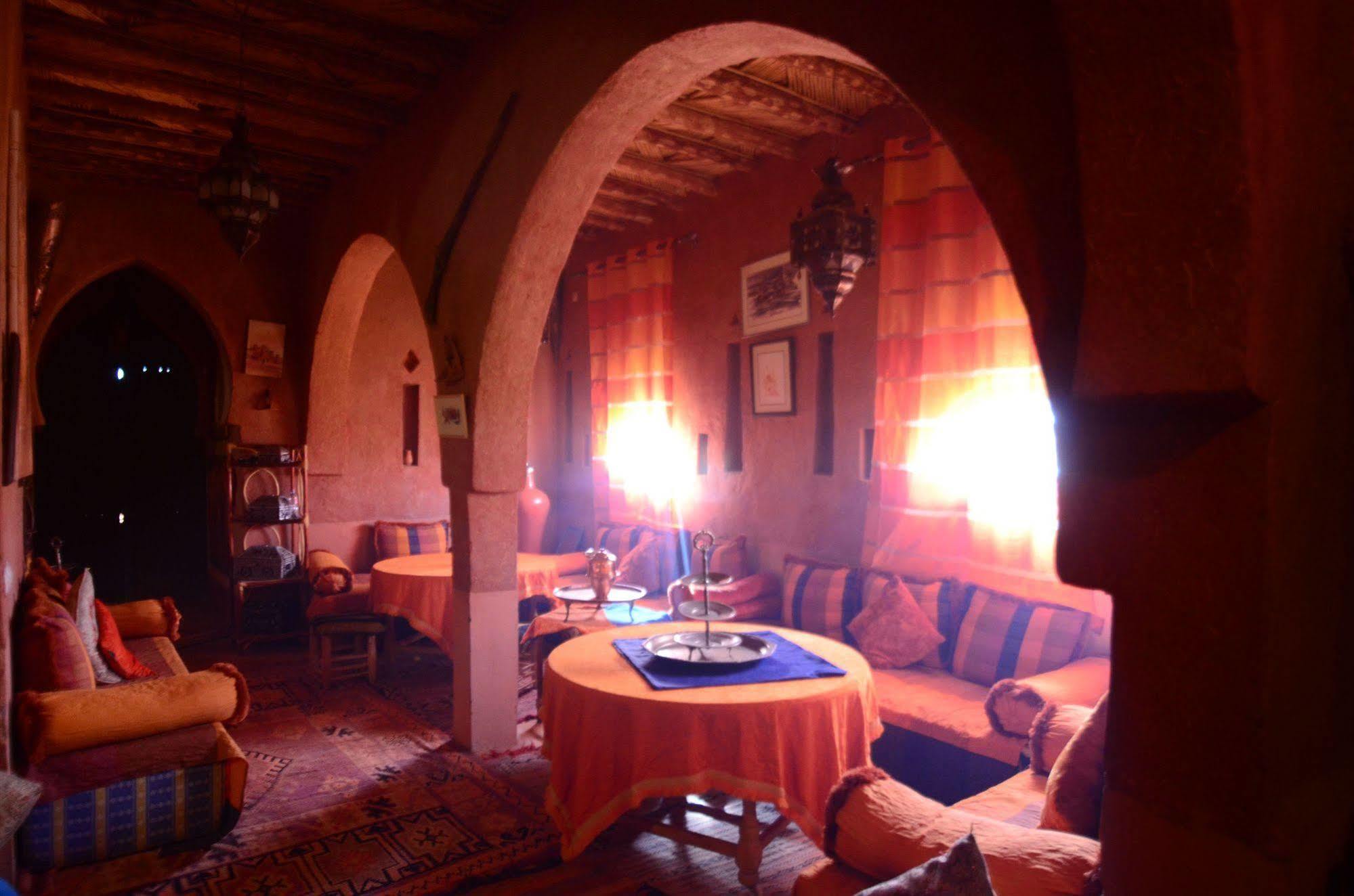 Kasbah Du Peintre Panzió Ajt Benhaddu Kültér fotó