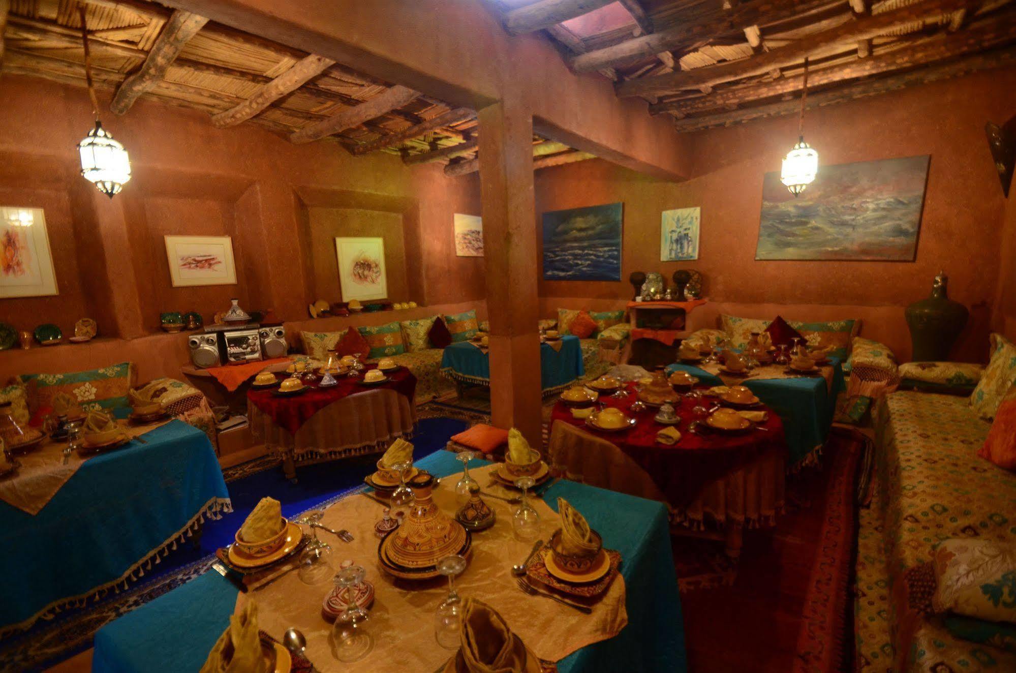 Kasbah Du Peintre Panzió Ajt Benhaddu Kültér fotó