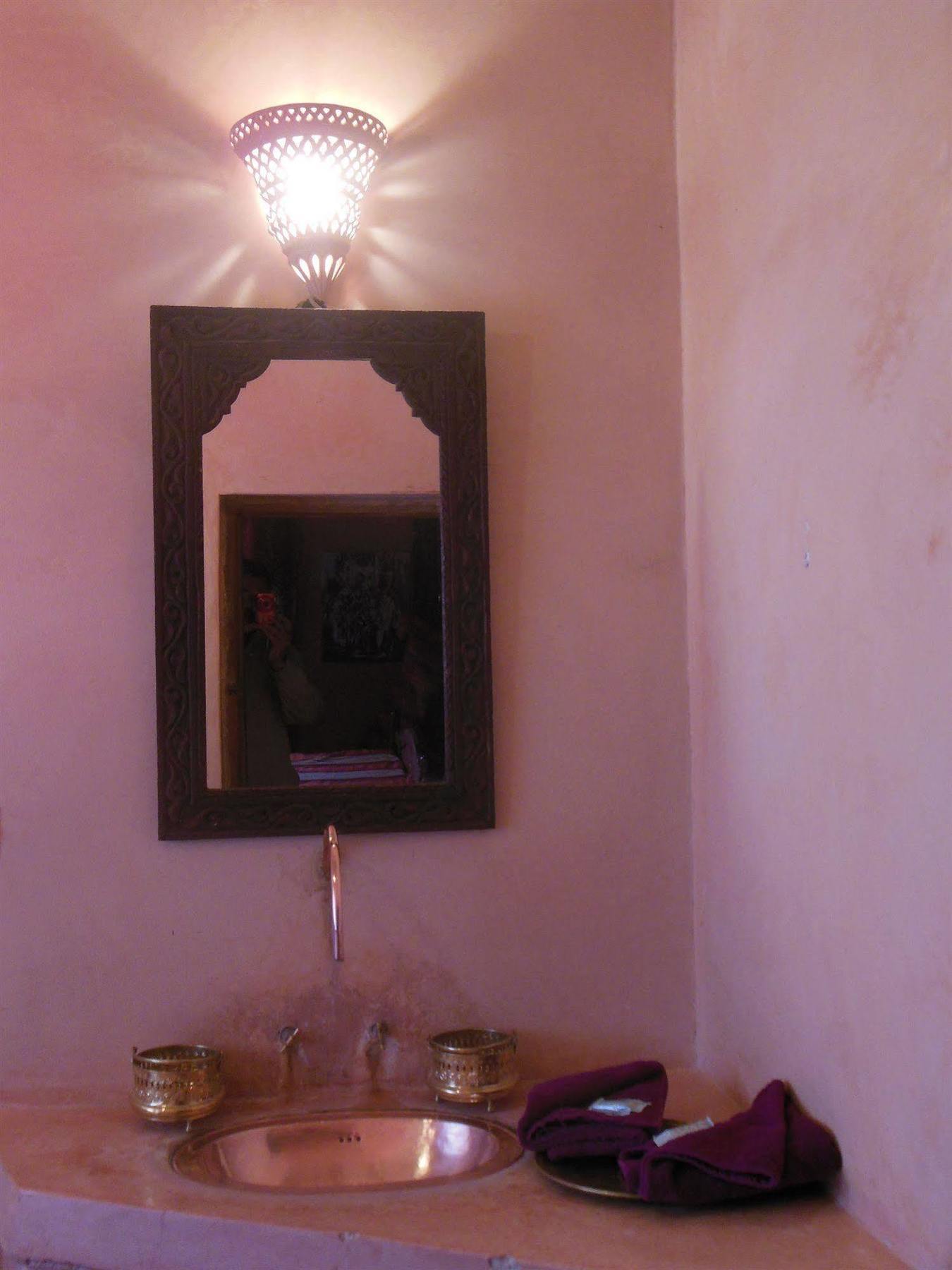 Kasbah Du Peintre Panzió Ajt Benhaddu Kültér fotó