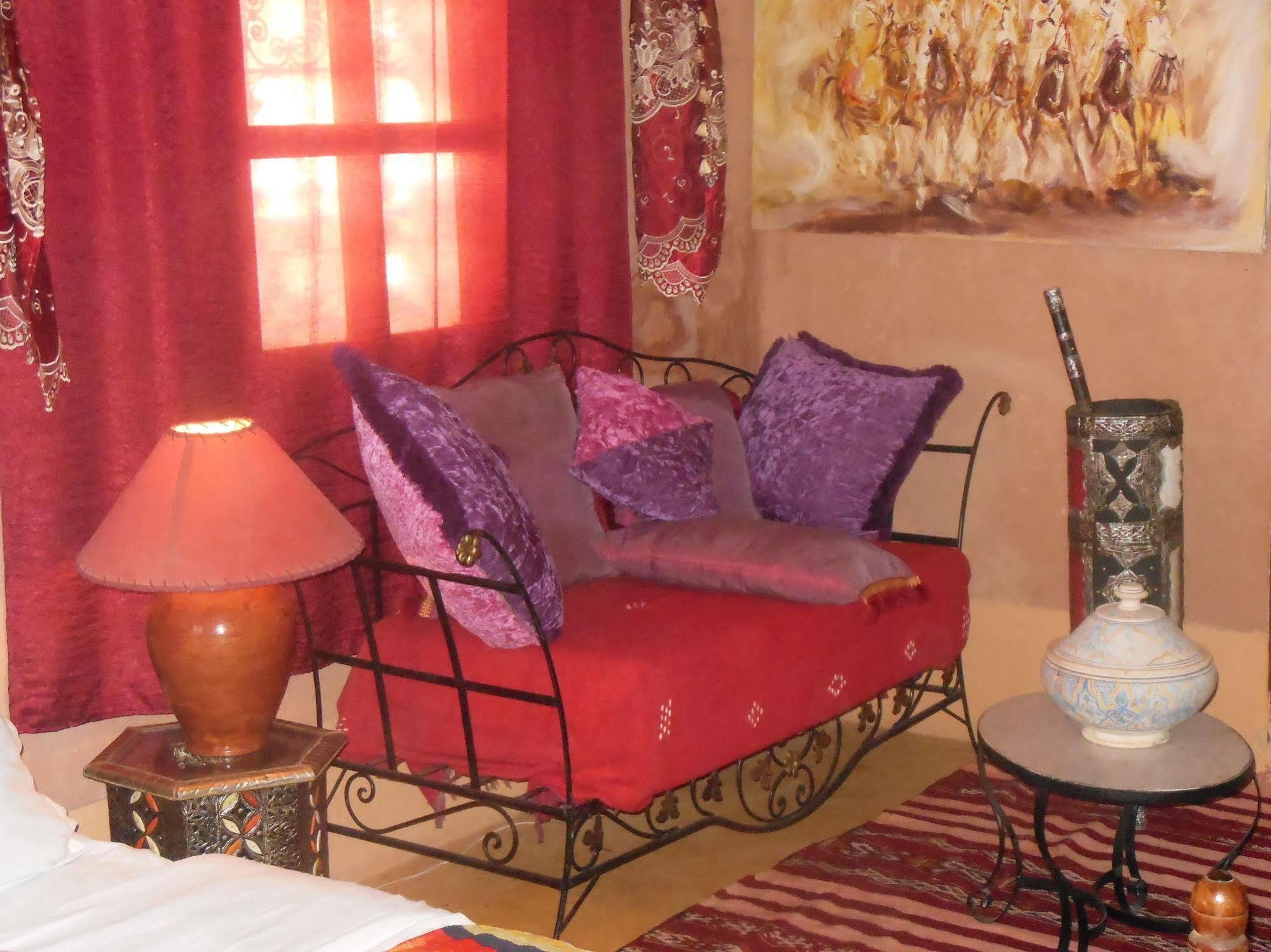 Kasbah Du Peintre Panzió Ajt Benhaddu Kültér fotó