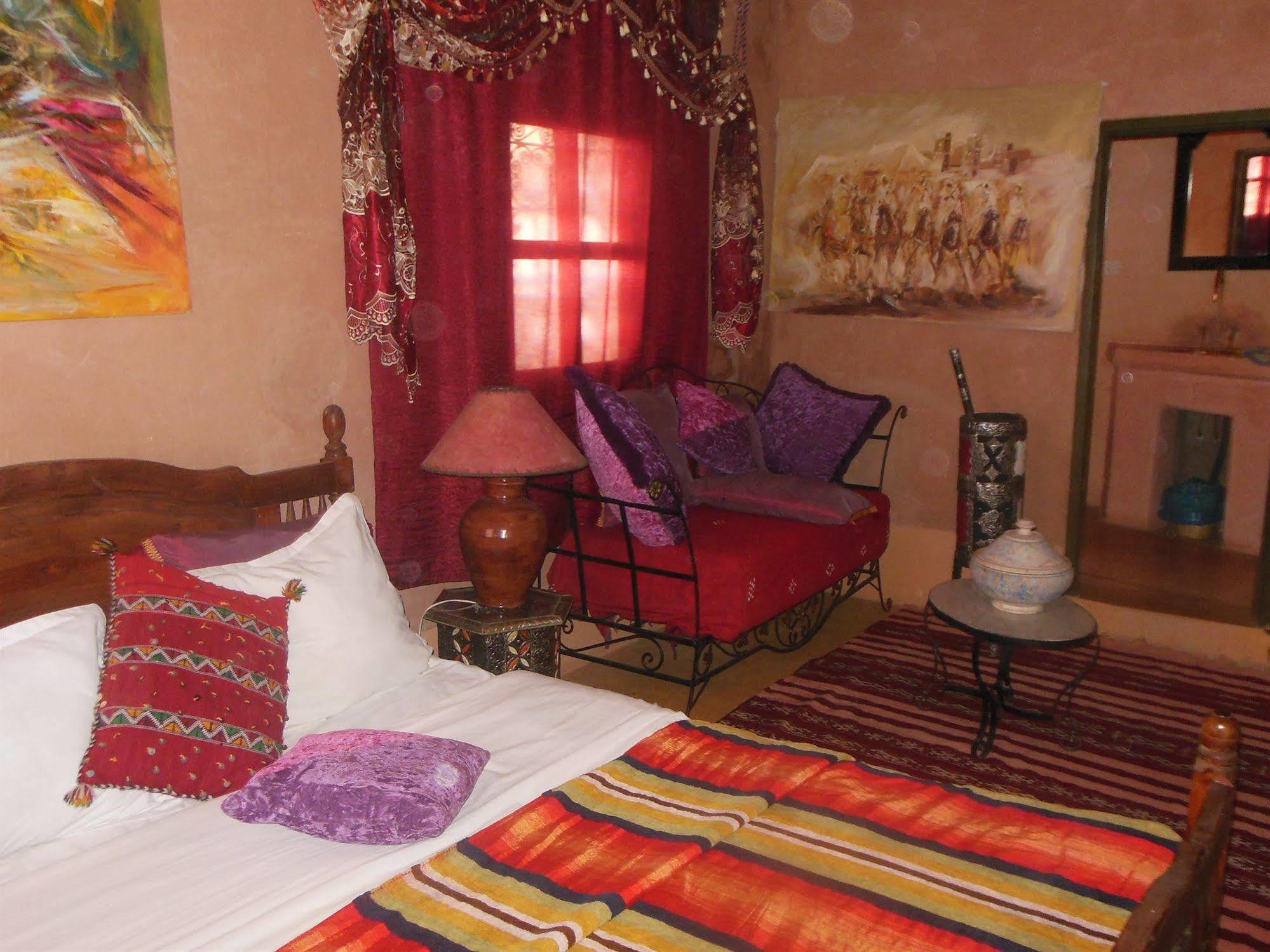 Kasbah Du Peintre Panzió Ajt Benhaddu Kültér fotó