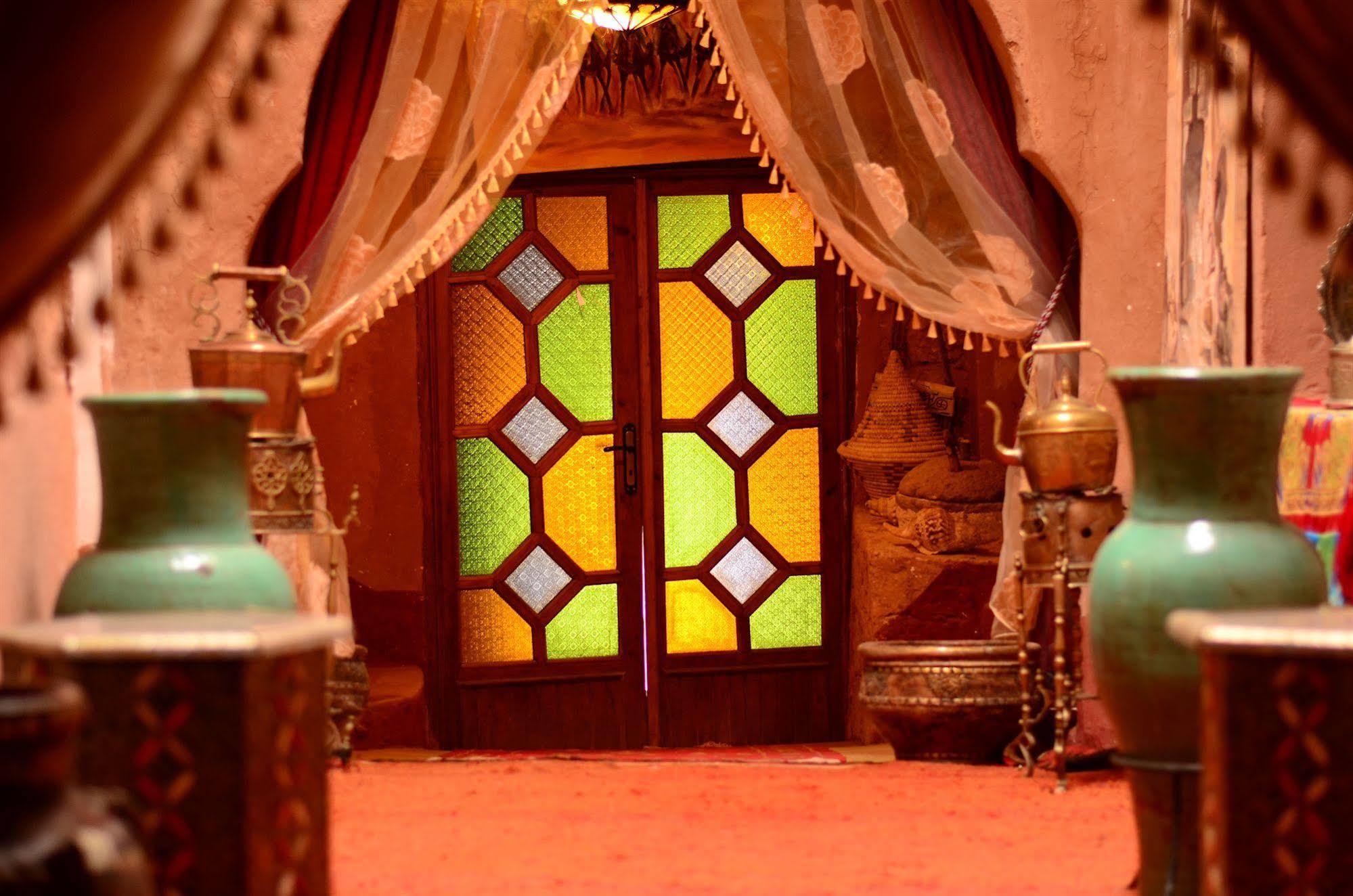 Kasbah Du Peintre Panzió Ajt Benhaddu Kültér fotó