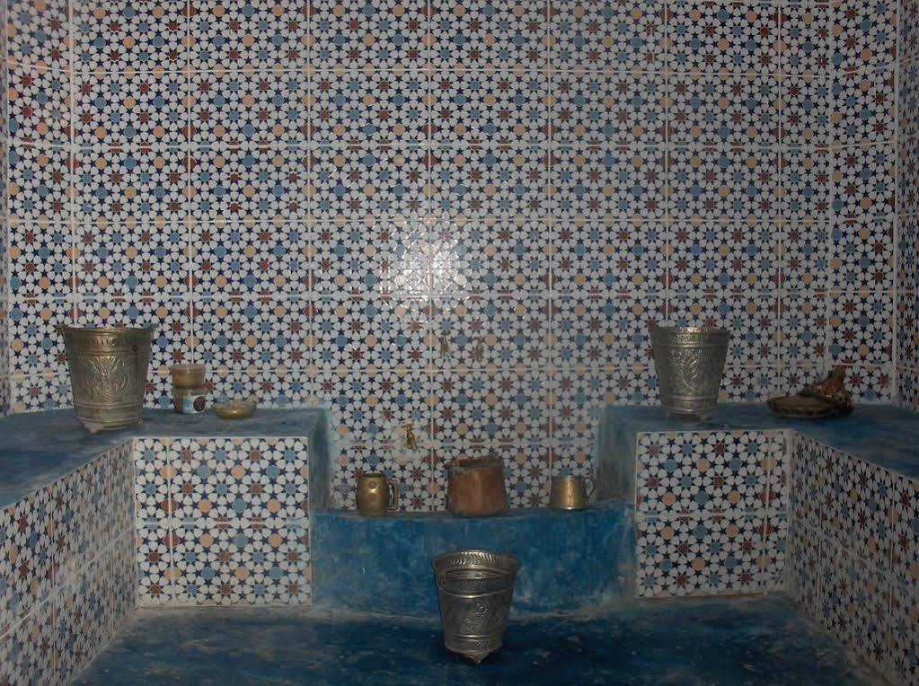 Kasbah Du Peintre Panzió Ajt Benhaddu Kültér fotó
